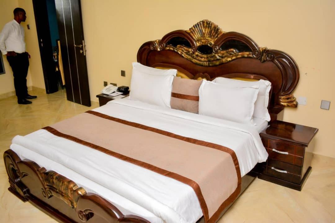 Wetland Hotel Ughelli エクステリア 写真