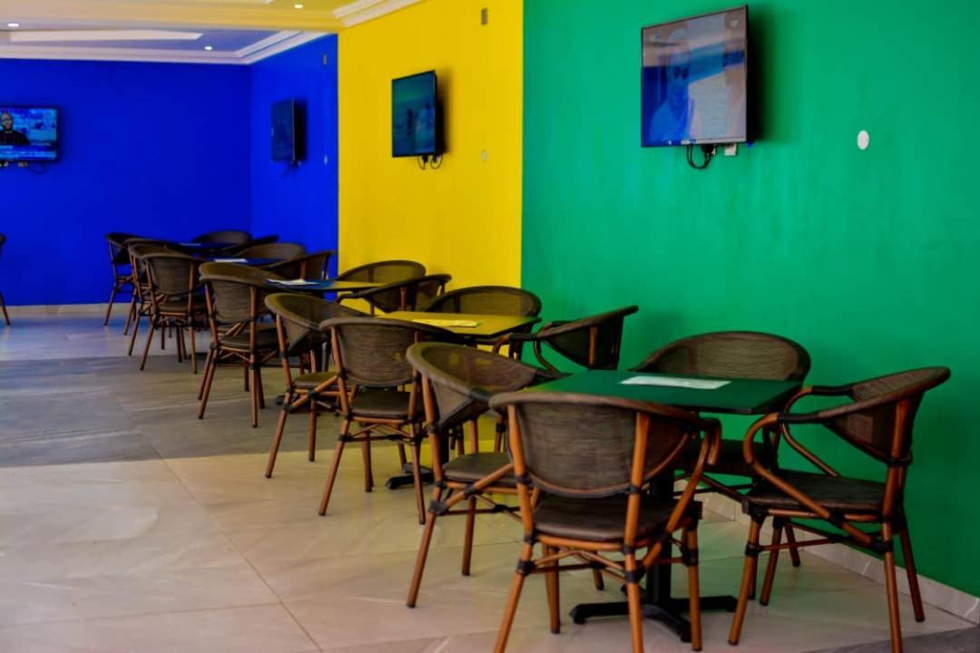 Wetland Hotel Ughelli エクステリア 写真