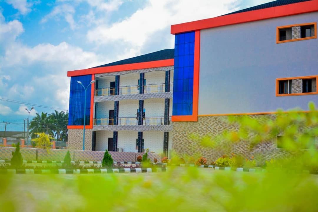 Wetland Hotel Ughelli エクステリア 写真