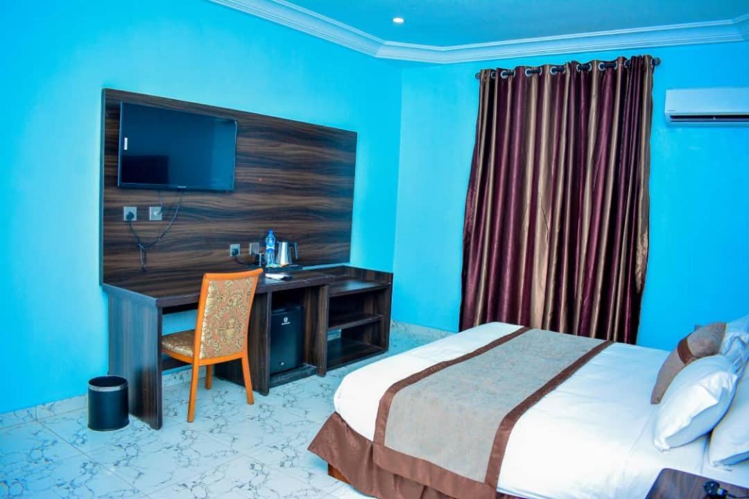 Wetland Hotel Ughelli エクステリア 写真