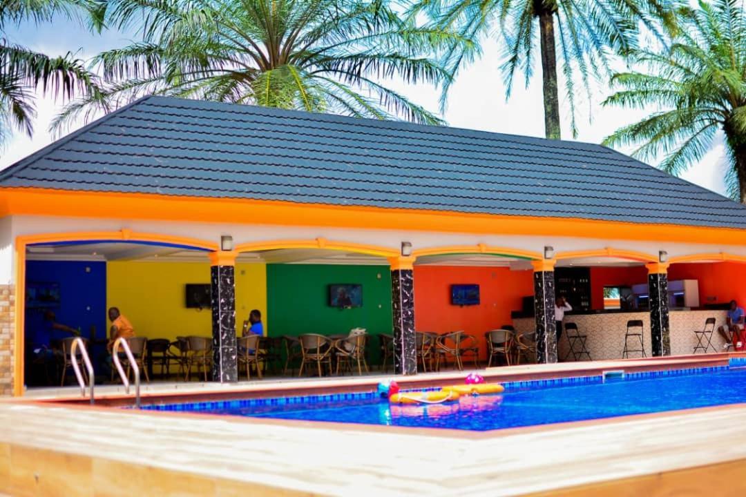 Wetland Hotel Ughelli エクステリア 写真