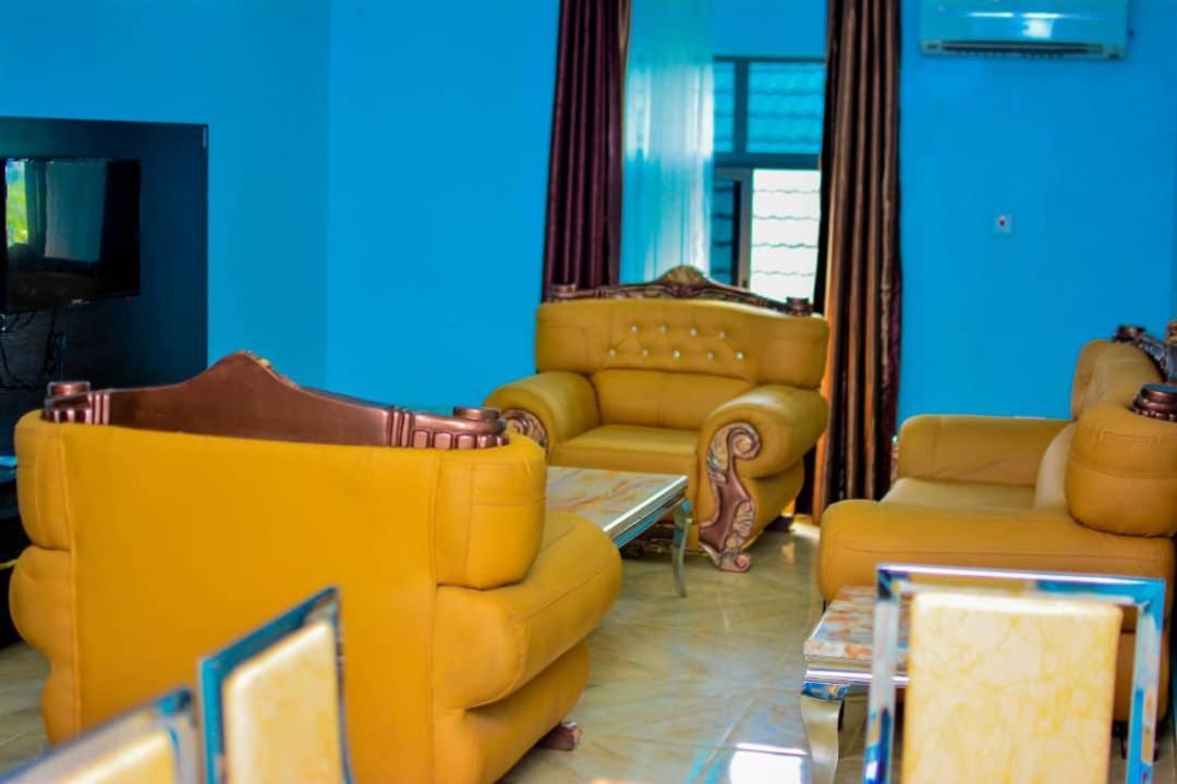 Wetland Hotel Ughelli エクステリア 写真