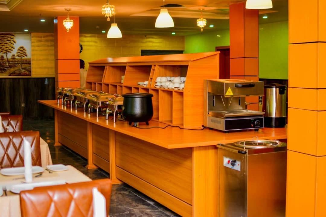 Wetland Hotel Ughelli エクステリア 写真